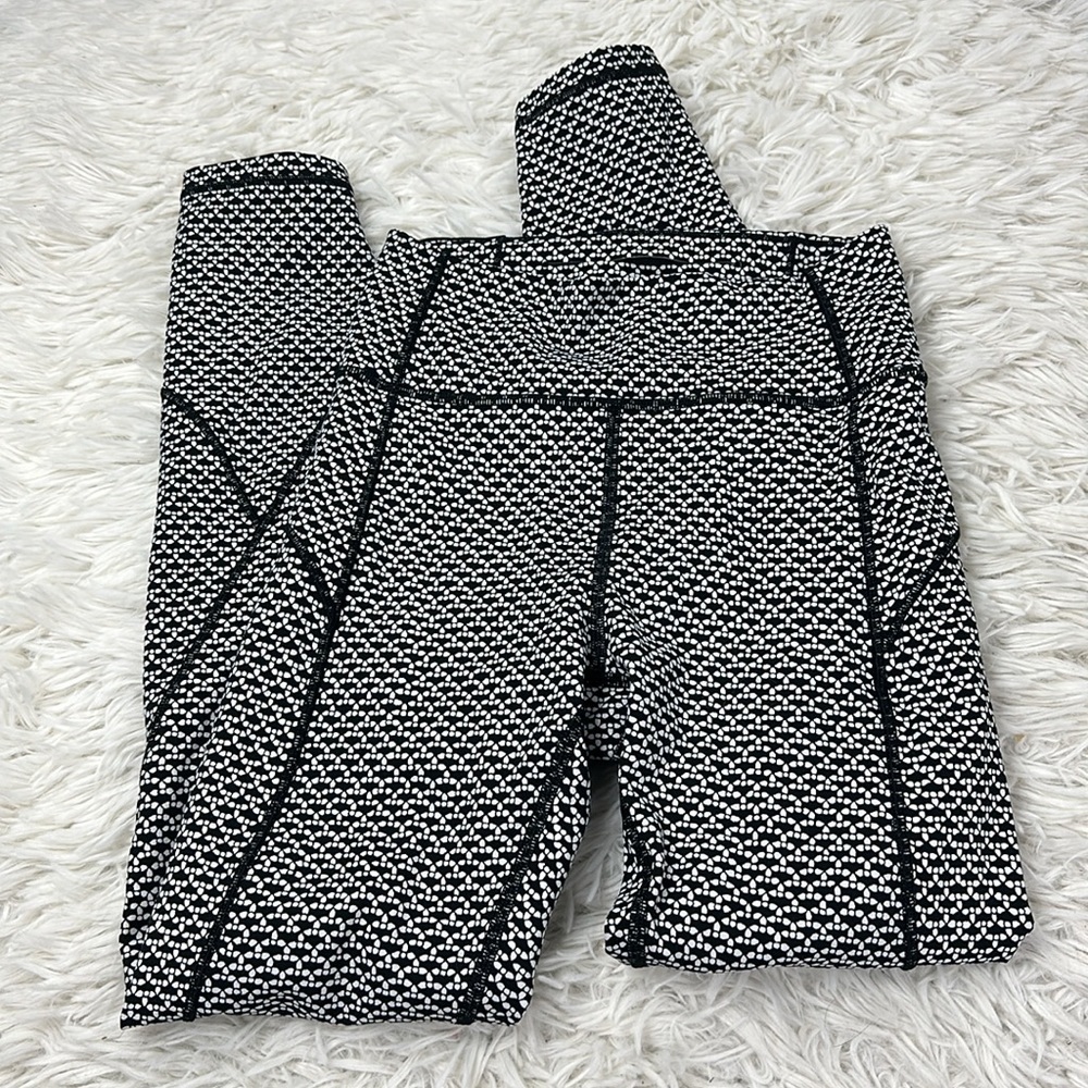 Lululemon In Movement 7/8 Tight *Everlux 25" Monochromic Black